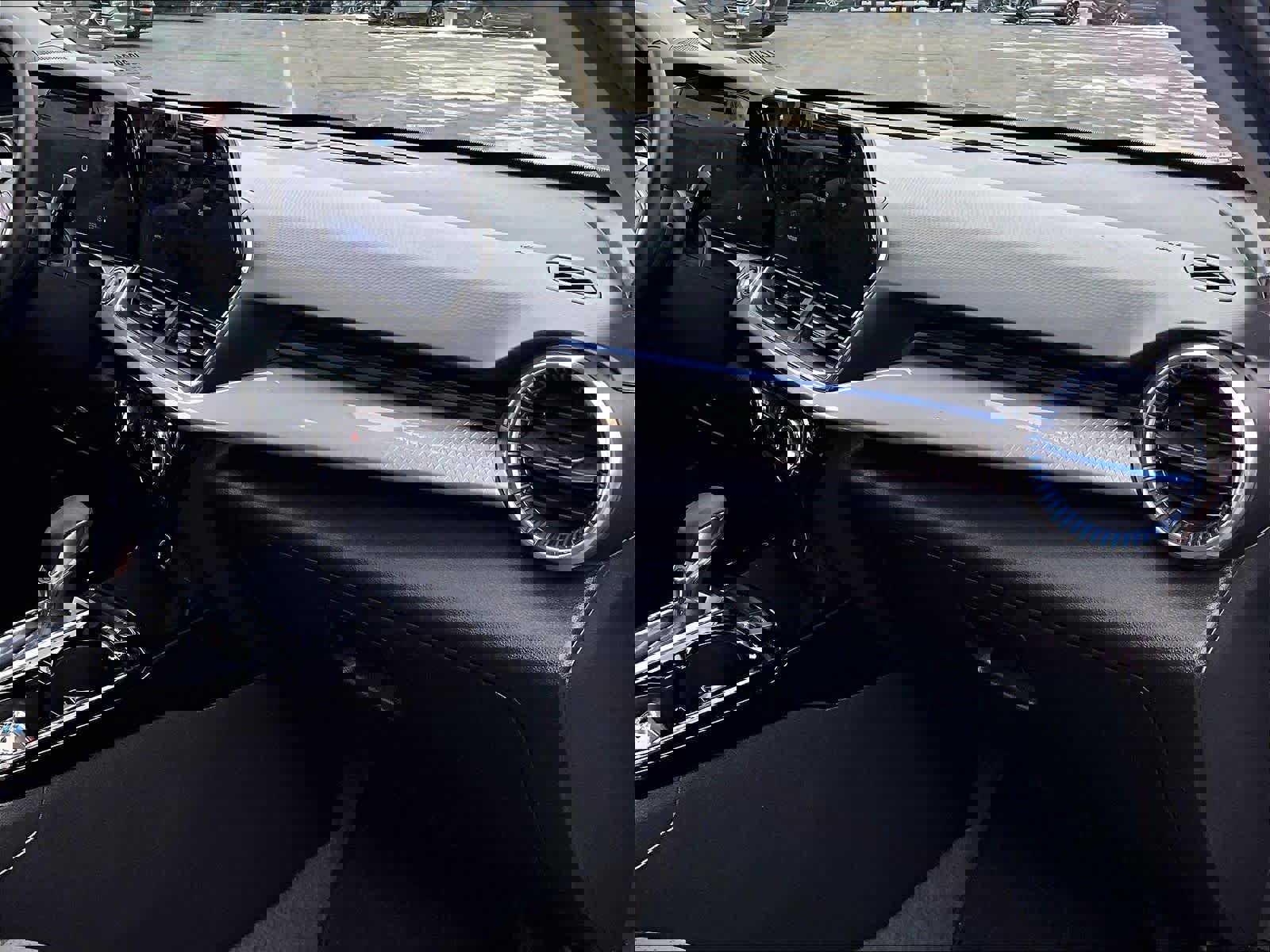 Used 2025 Chevrolet Trax LT w/ LT Convenience Package image 21