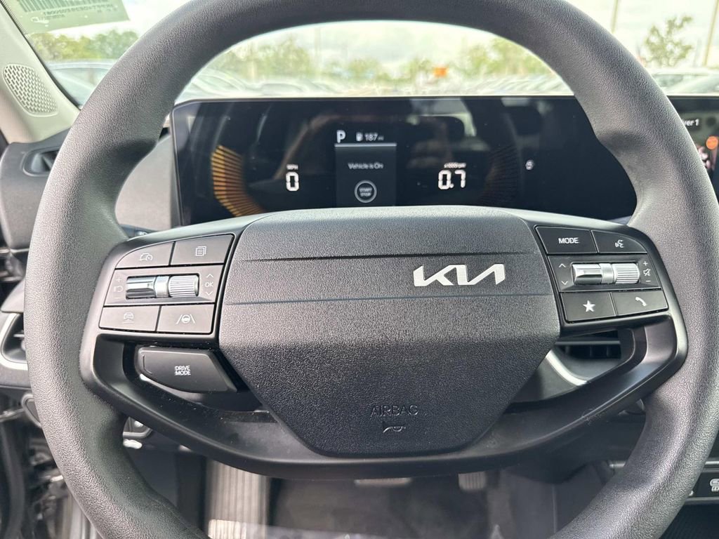 Used 2025 Kia K4 LXS image 28