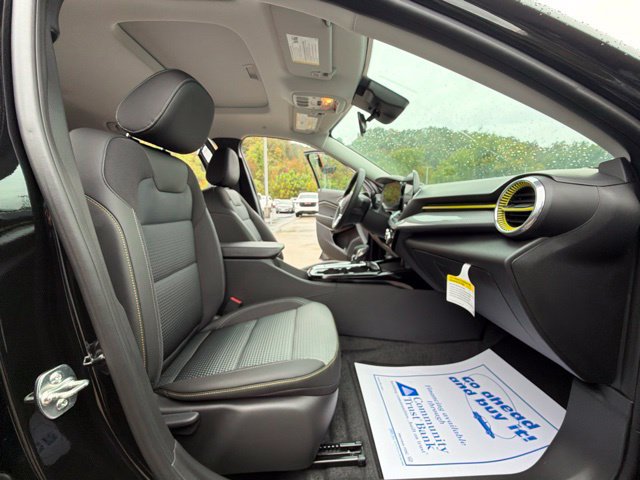New 2026 Chevrolet Trax LT w/ Sunroof Package FWD image 19
