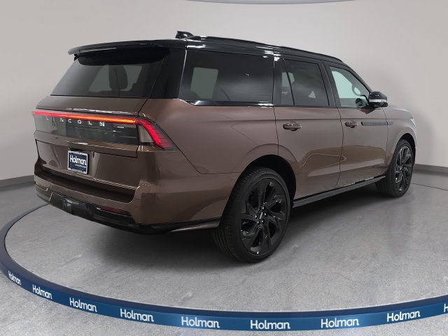 New 2027 Lincoln Navigator Black Label AWD/4WD image 5