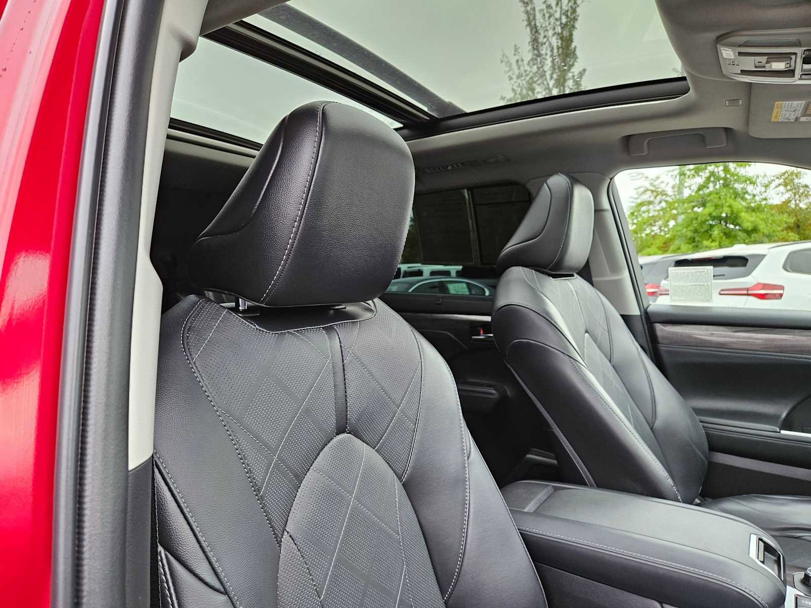 Used 2022 Toyota Highlander Platinum image 13