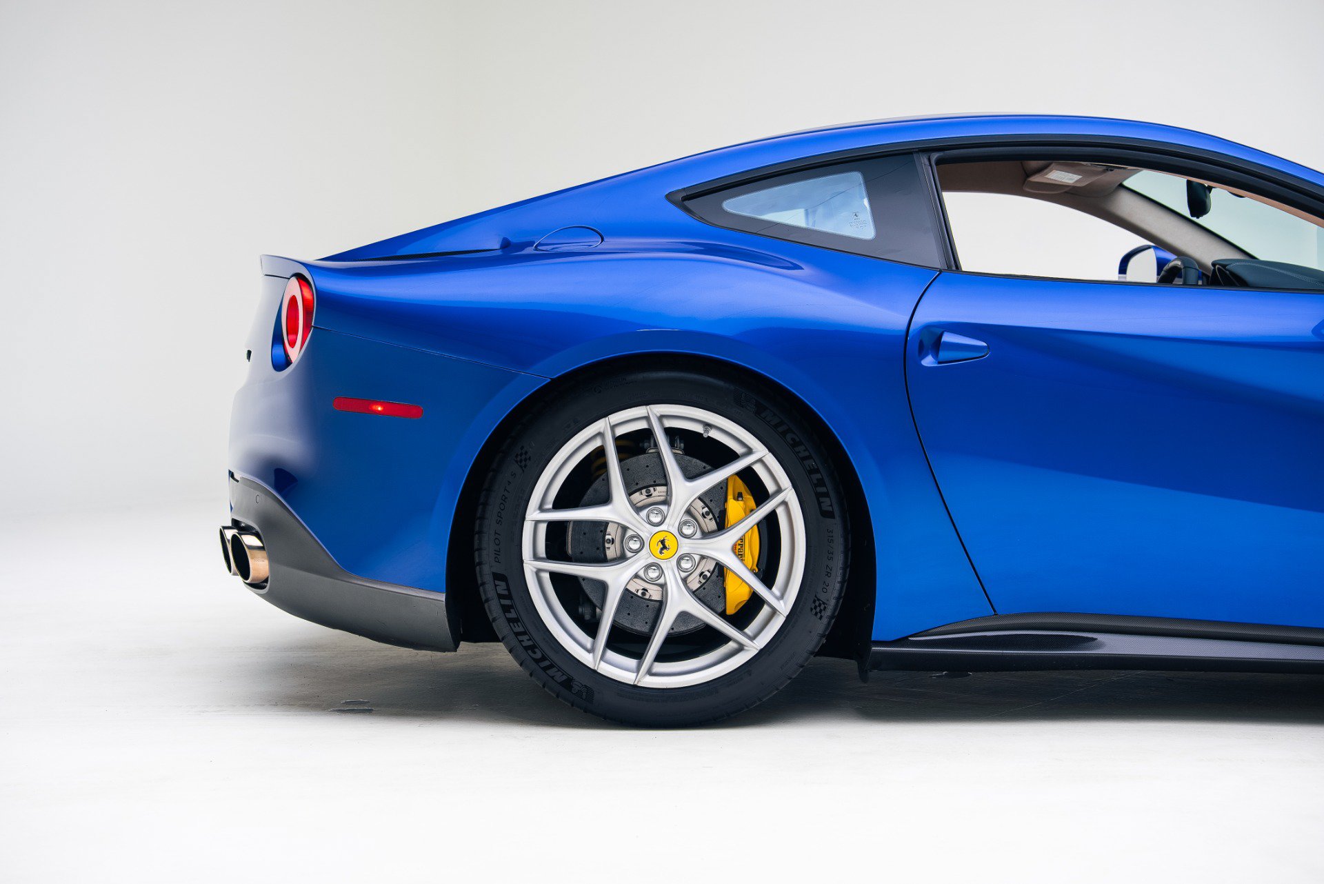 Used 2016 Ferrari F12 Berlinetta RWD image 20