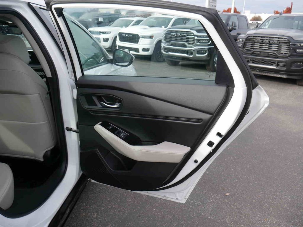 Used 2024 Honda Accord Touring image 21