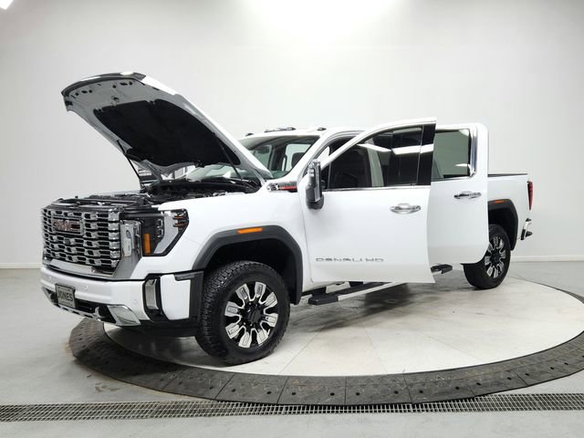 Used 2025 GMC Sierra 2500 Denali image 11