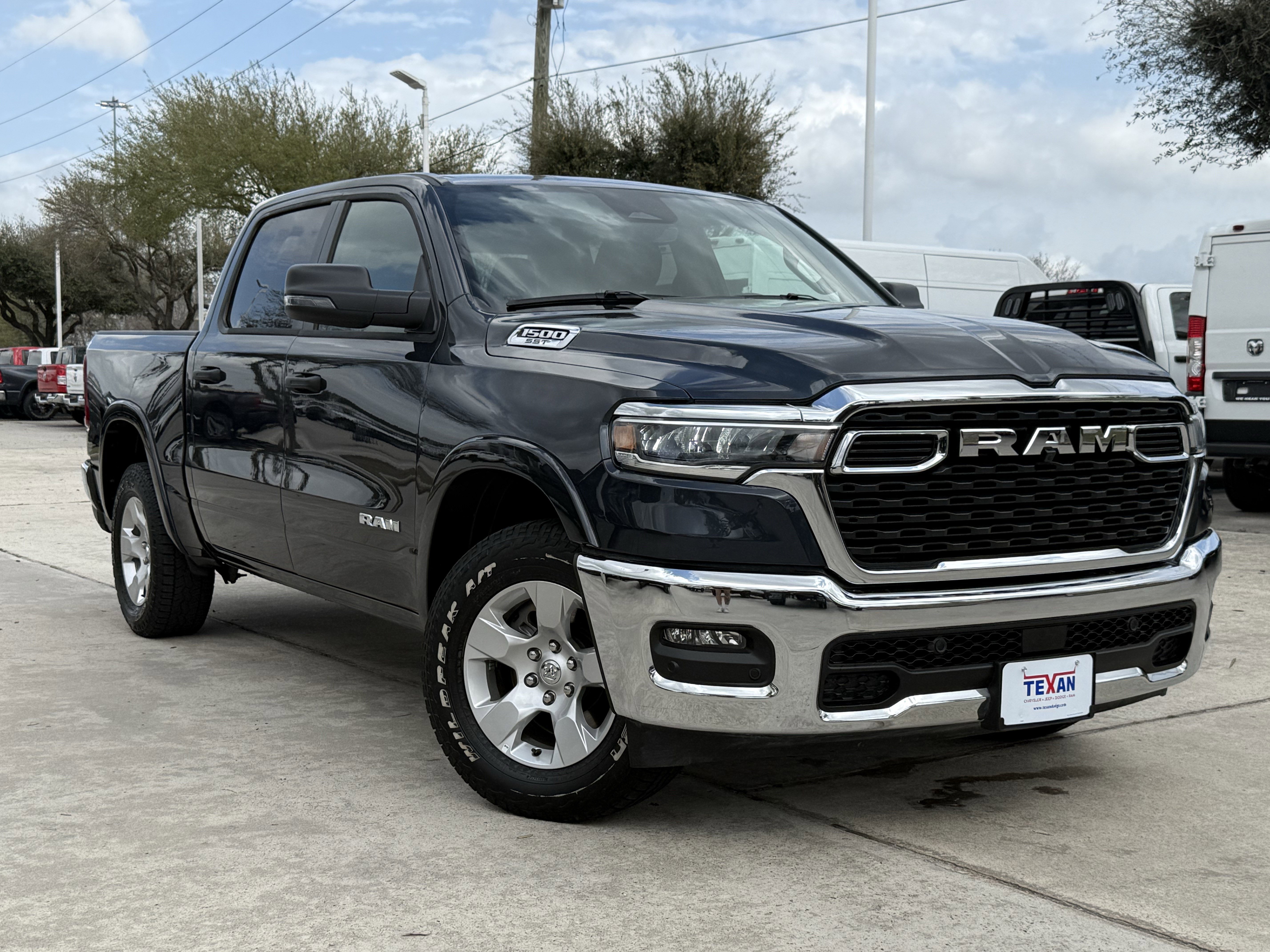 Used 2025 RAM 1500 Big Horn video 2