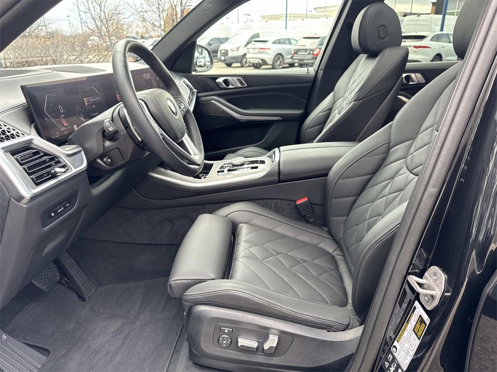 Used 2024 BMW X5 xDrive40i w/ Parking Assistance Package image 19