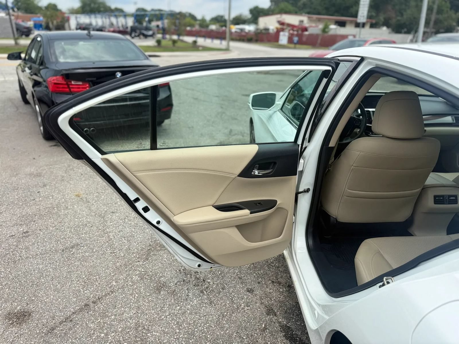 Used 2017 Honda Accord EX-L image 18