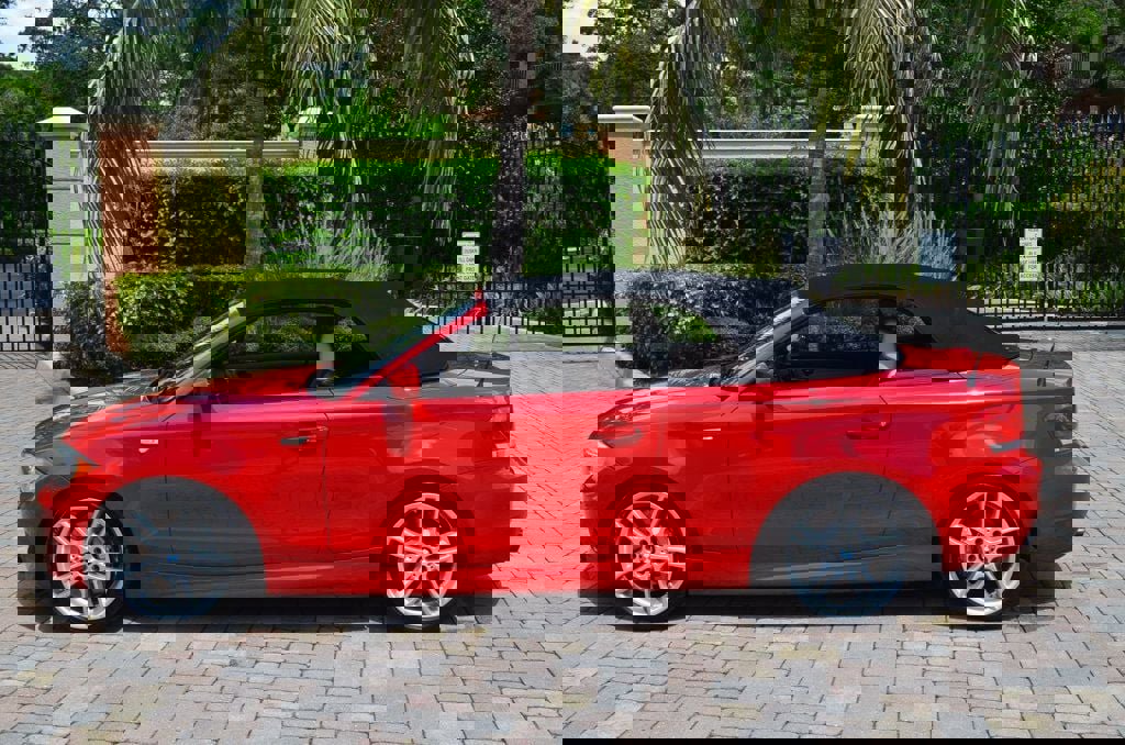 Used 2012 BMW 135i Convertible image 23