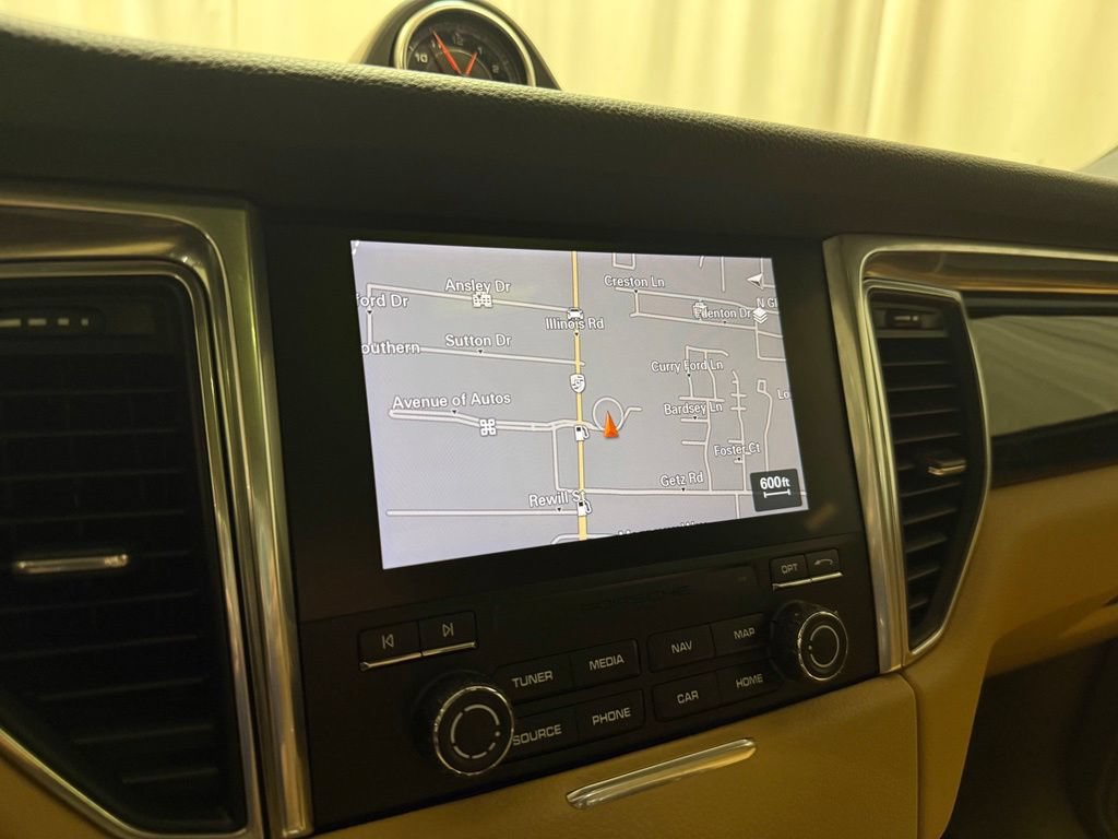 Certified 2017 Porsche Macan AWD/4WD image 11
