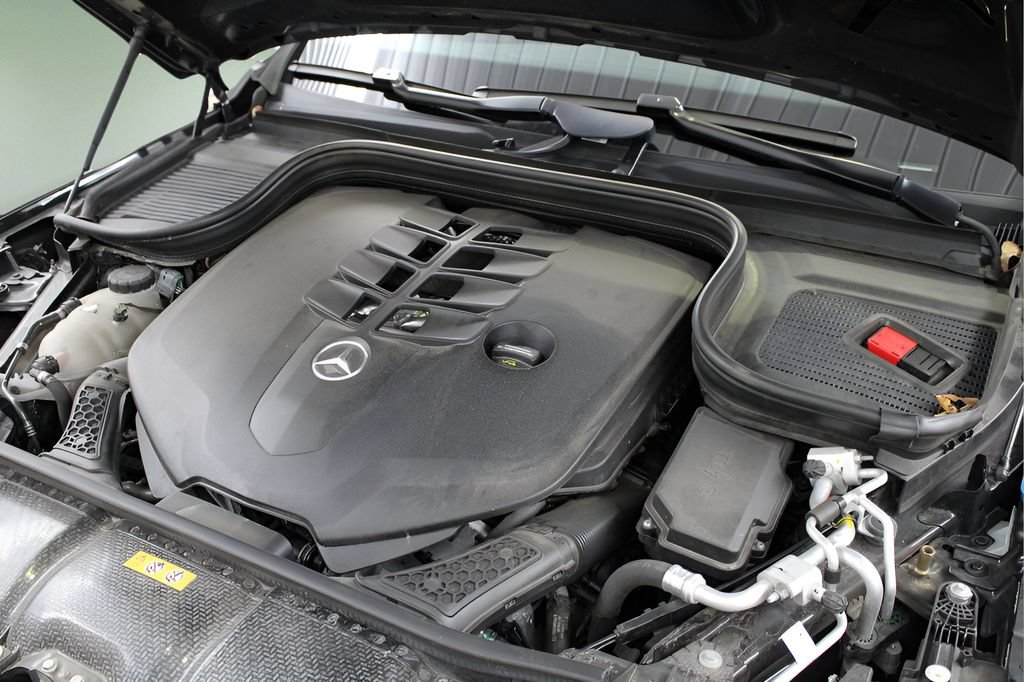 Used 2021 Mercedes-Benz GLS 580 4MATIC image 47