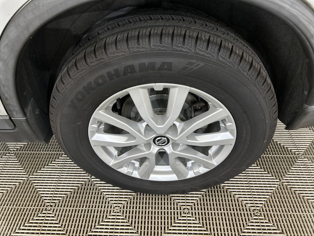 Used 2019 Nissan Rogue SV AWD/4WD image 10