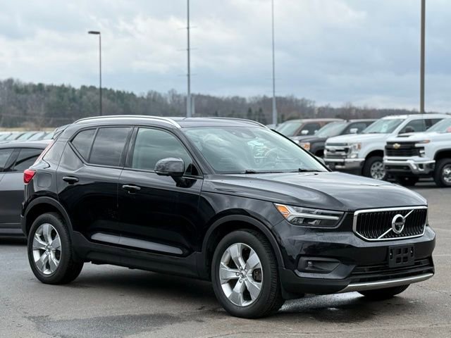 Used 2021 Volvo XC40 T5 Momentum image 35