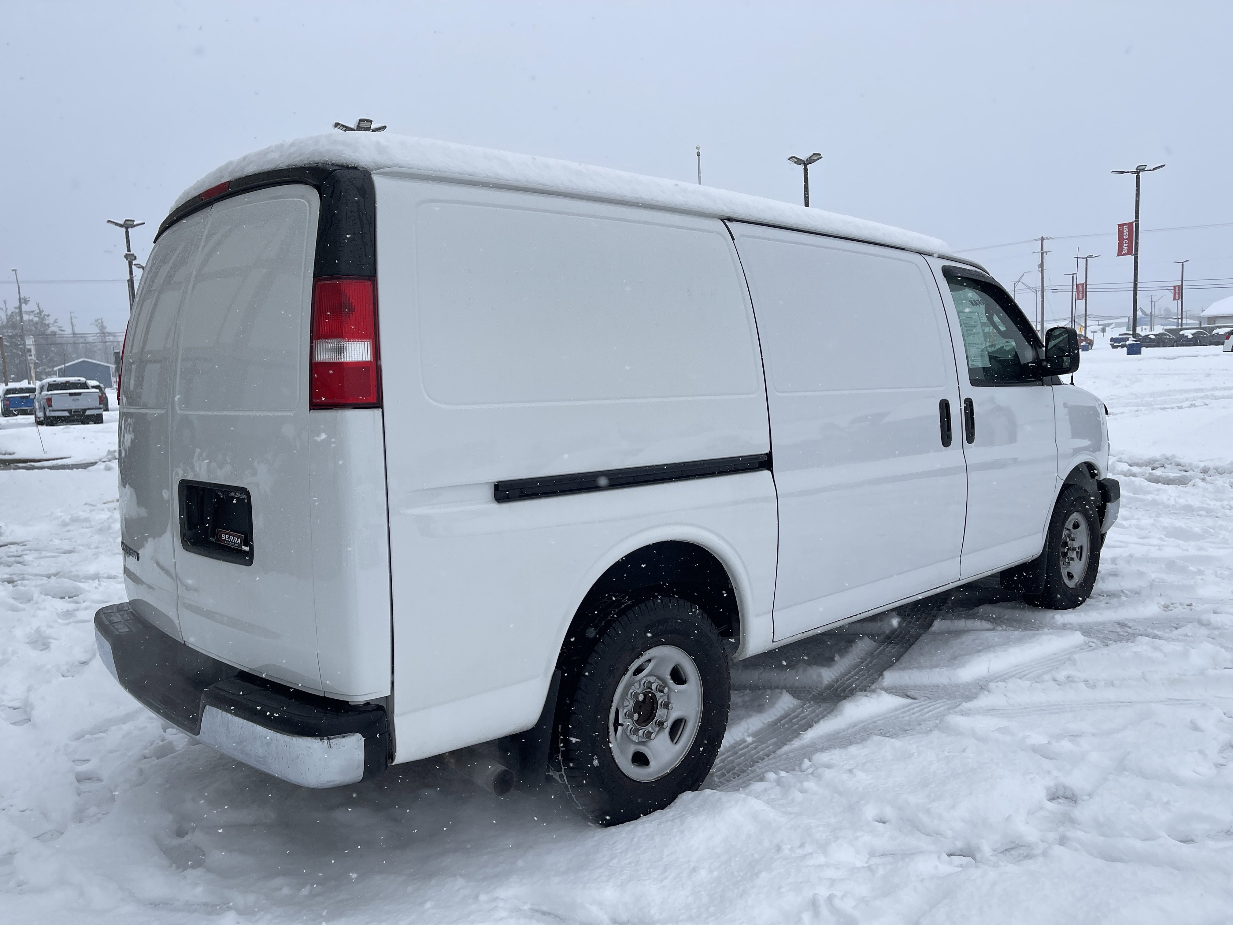 Used 2019 Chevrolet Express 2500 image 3