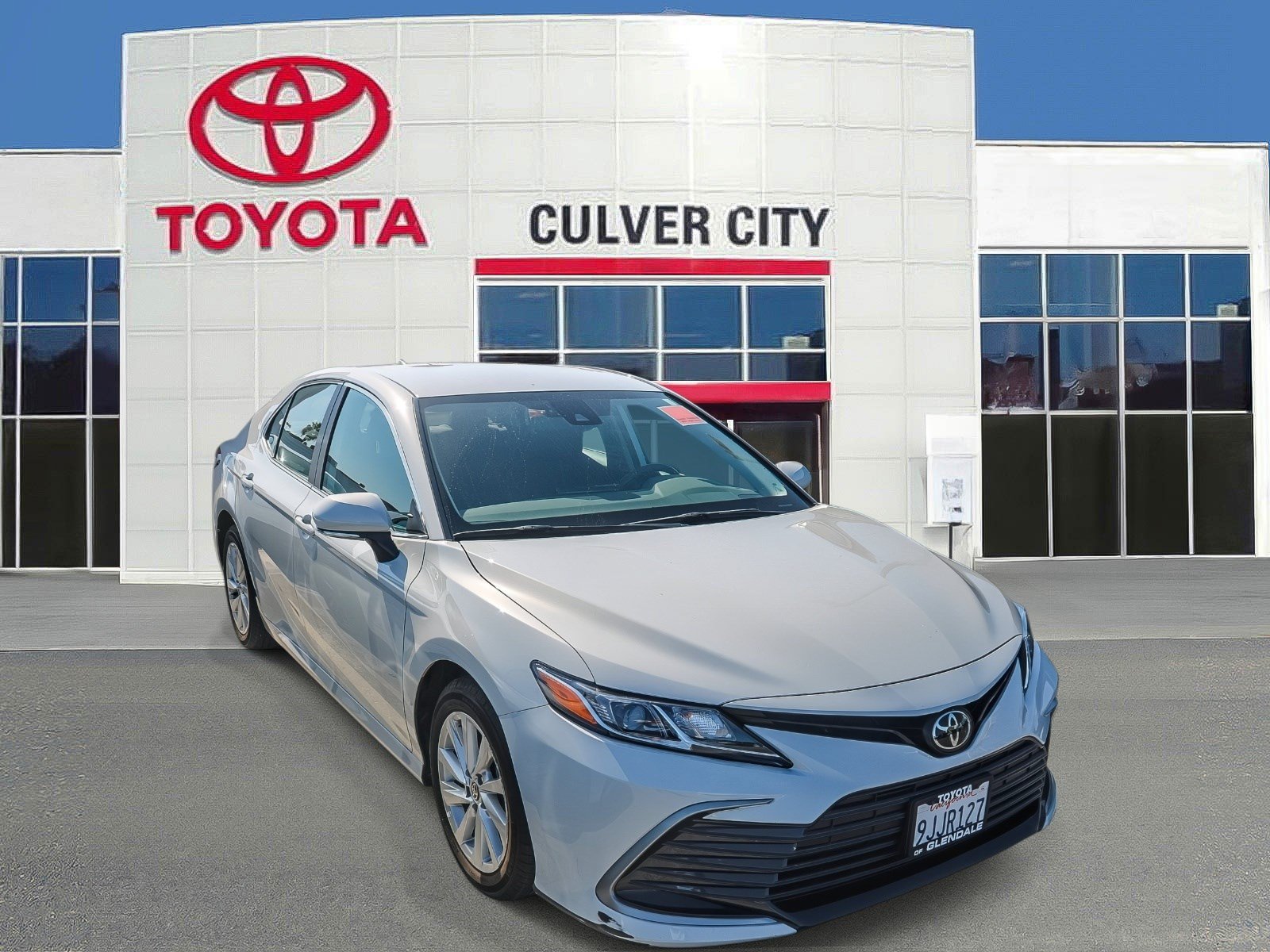 Certified 2024 Toyota Camry LE FWD image 1