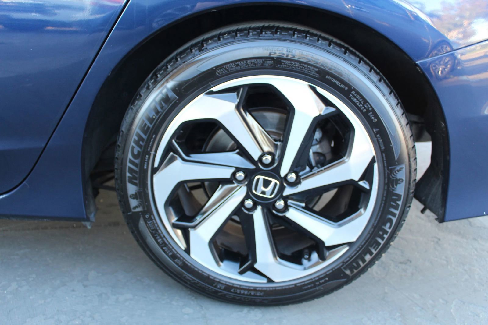 Used 2016 Honda Accord EX image 40