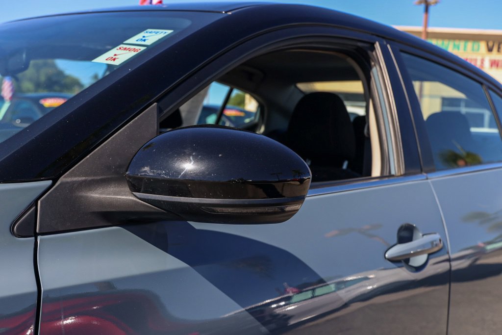 Used 2025 Nissan Sentra SR FWD image 13