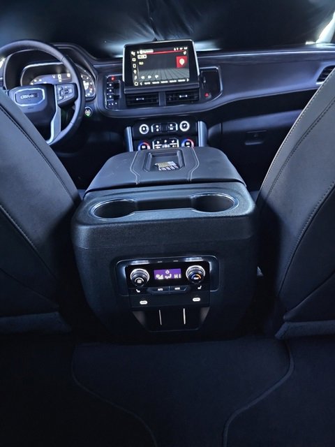 Used 2023 GMC Yukon XL SLT w/ SLT Luxury Package image 38
