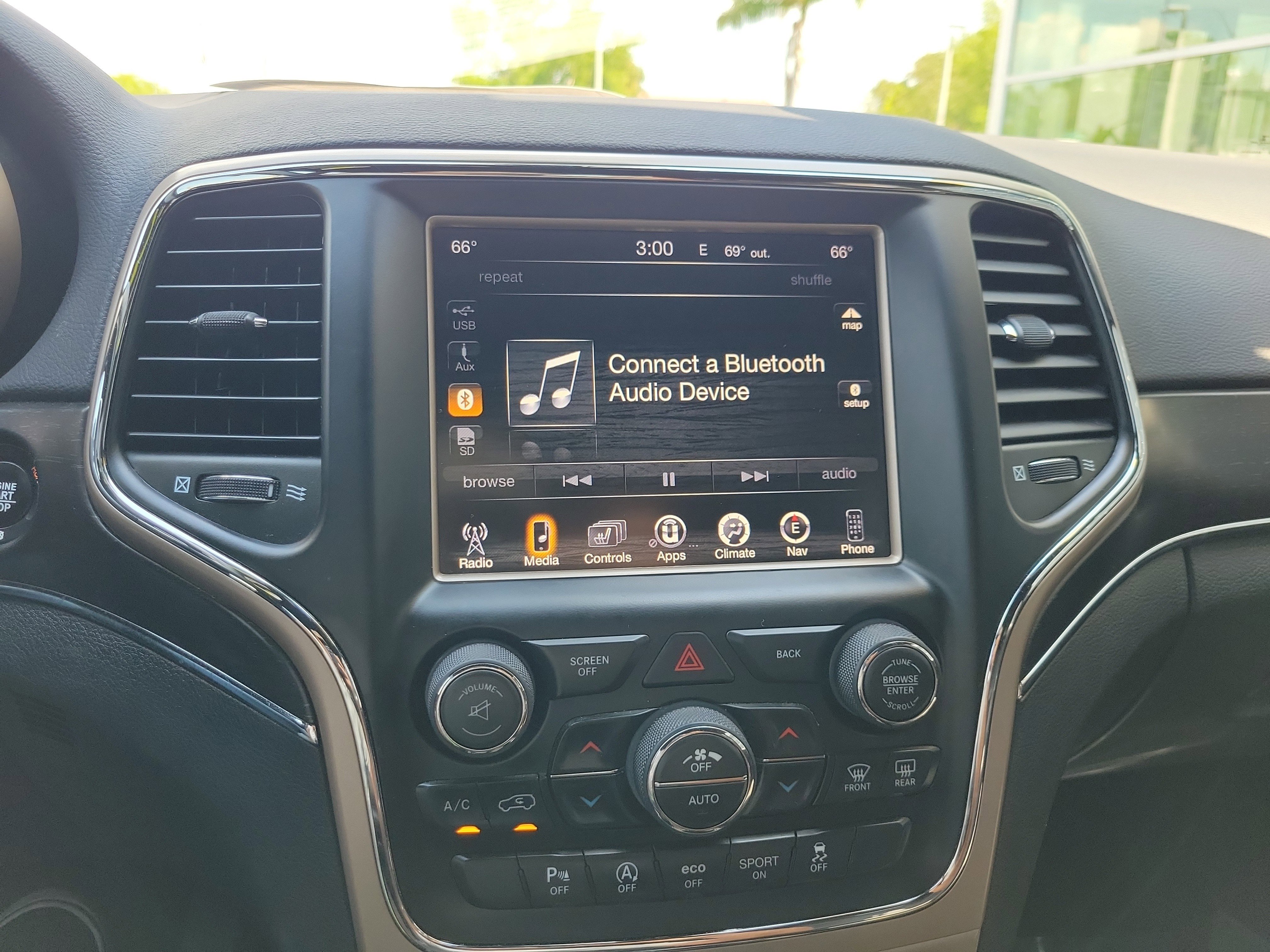 Used 2017 Jeep Grand Cherokee Limited AWD/4WD image 22