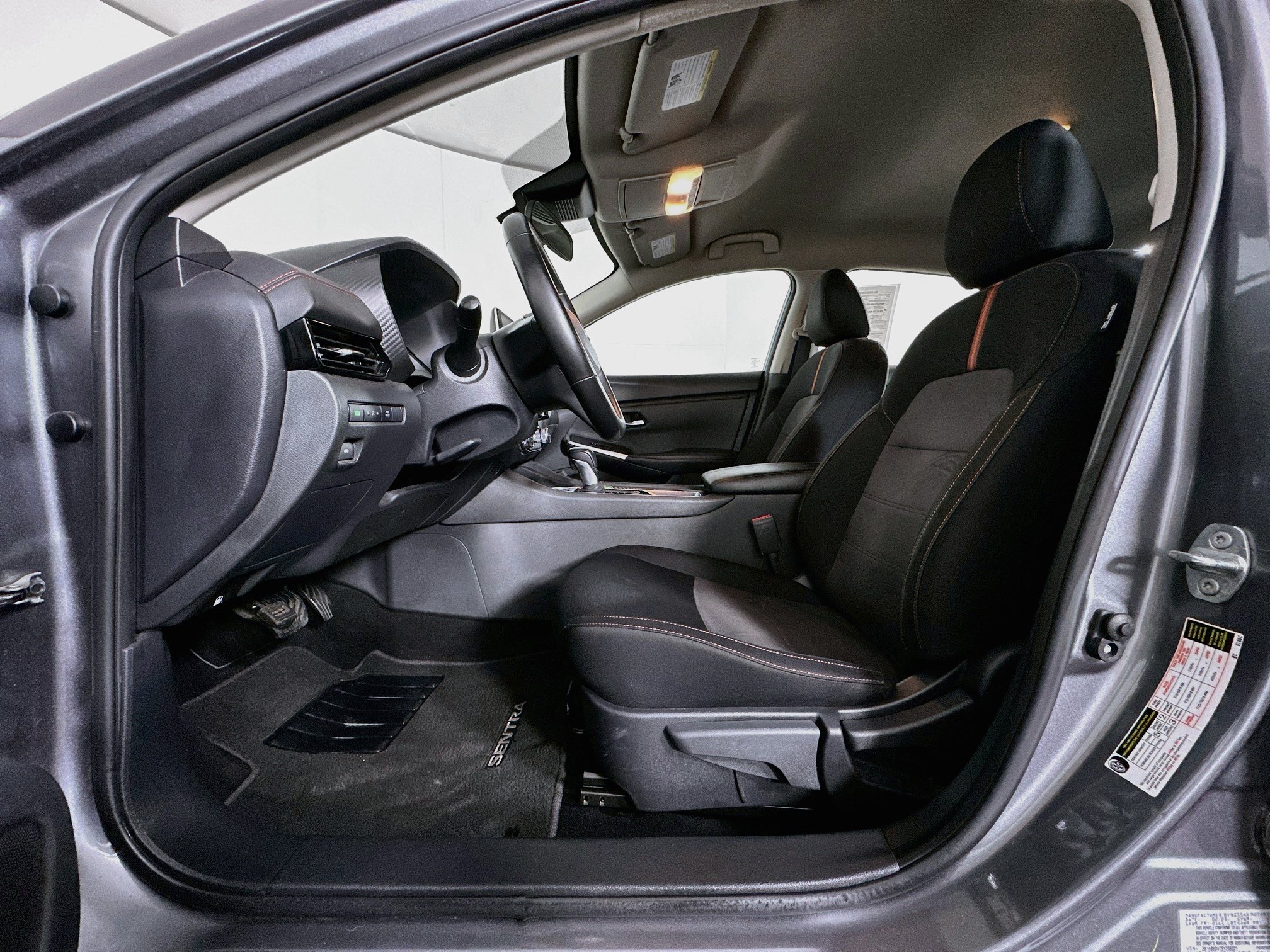 Used 2025 Nissan Sentra SR FWD image 13