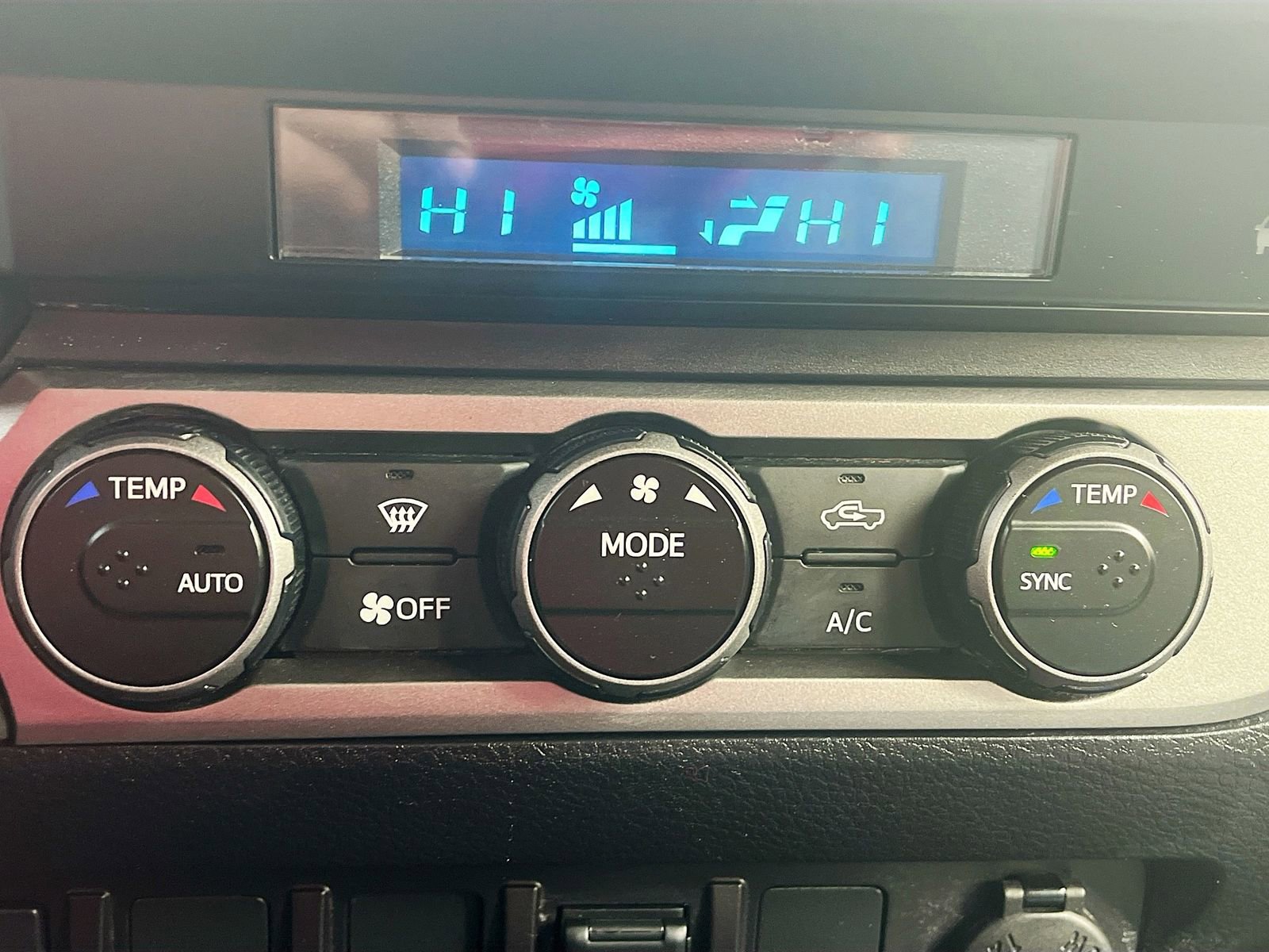 Used 2022 Toyota Tacoma SR AWD/4WD image 15