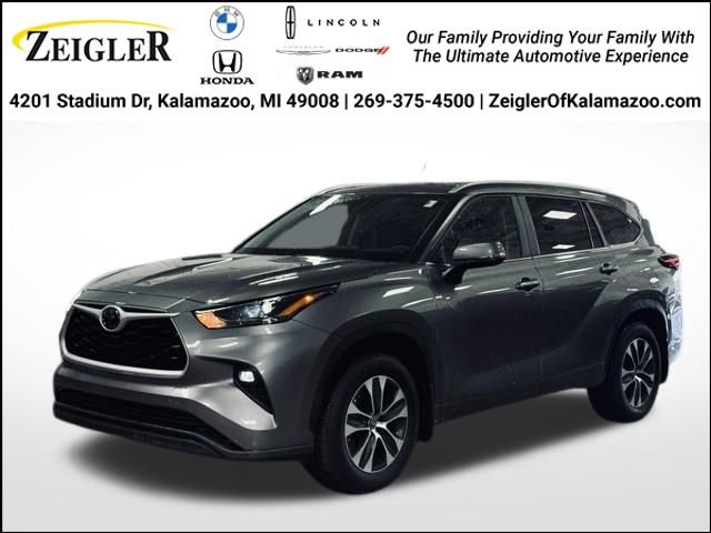 Used 2025 Toyota Highlander XLE video 1