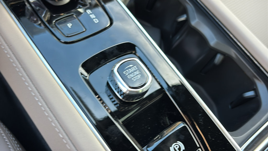 New 2027 Volvo XC90 T8 Ultra AWD/4WD image 15
