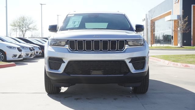 New 2026 Jeep Grand Cherokee Laredo X RWD image 2