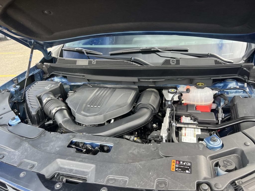 Used 2024 Chevrolet Traverse Z71 w/ LPO, Floor Liner Package AWD/4WD image 8