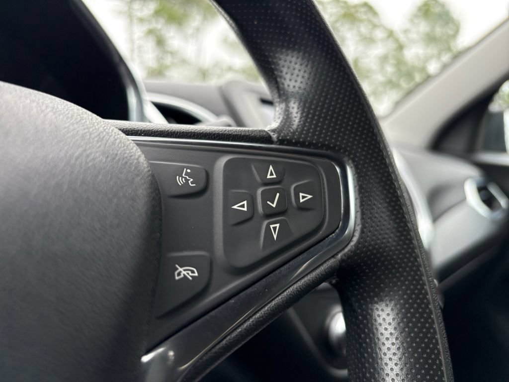 Used 2021 Chevrolet Equinox LT AWD/4WD image 13