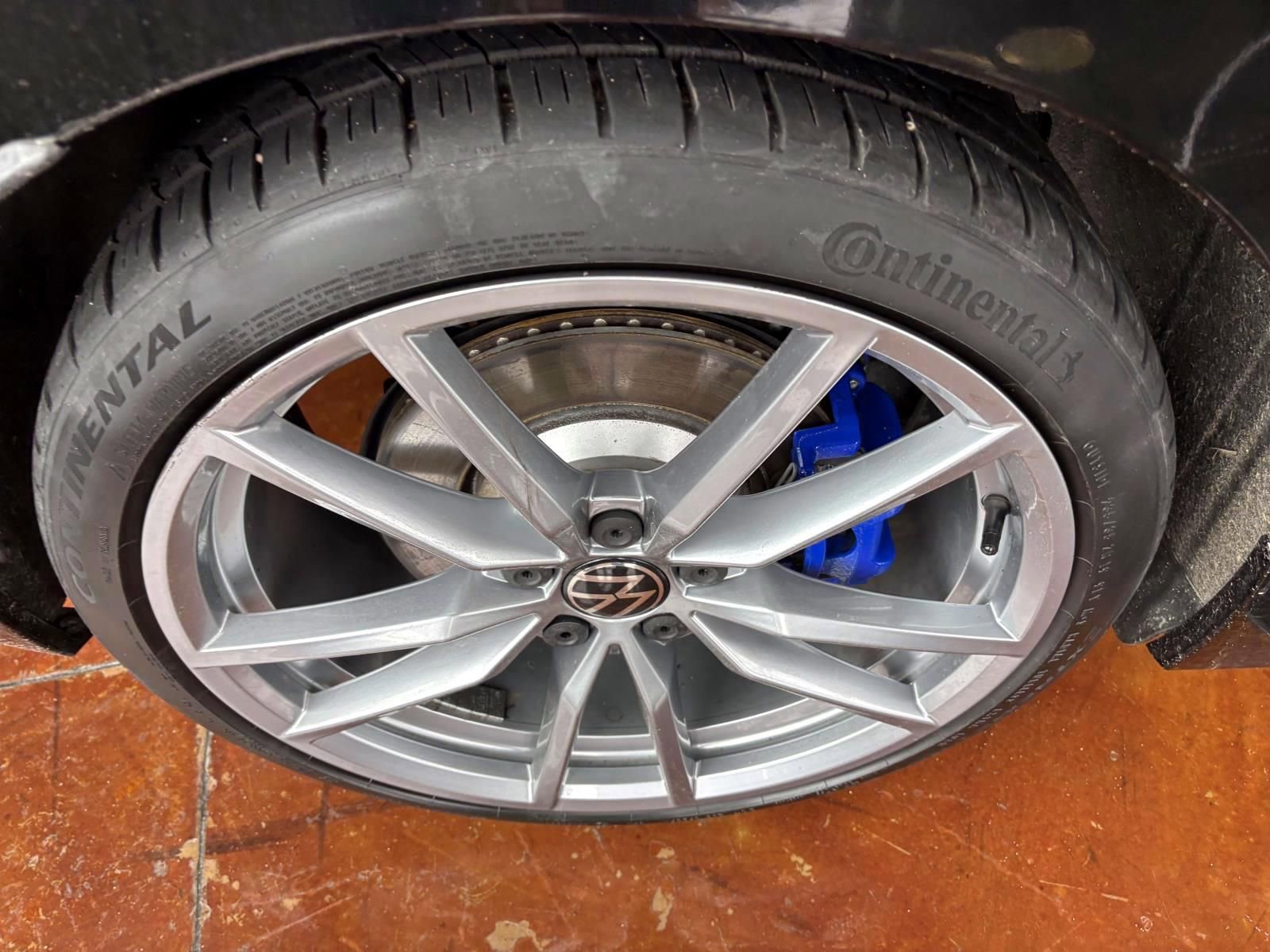 Used 2024 Volkswagen Golf R image 10