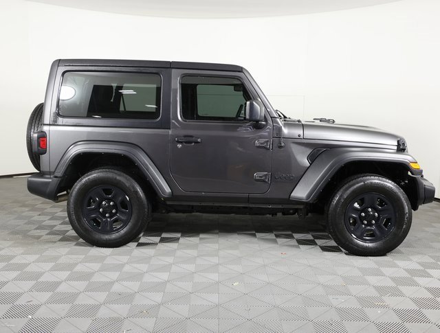 Used 2022 Jeep Wrangler Sport image 4