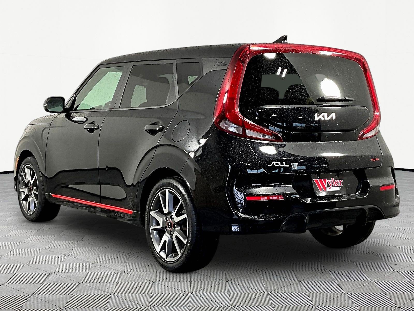 Certified 2022 Kia Soul GT-Line FWD image 4