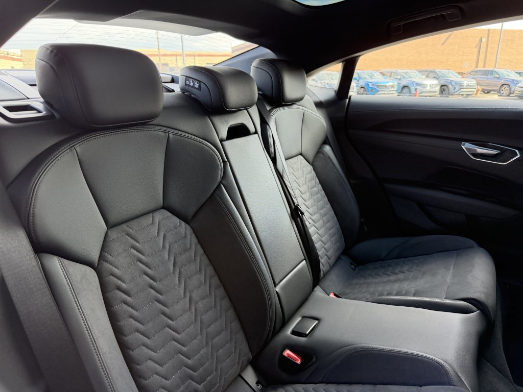 Used 2022 Audi e-tron GT Premium Plus AWD/4WD image 42