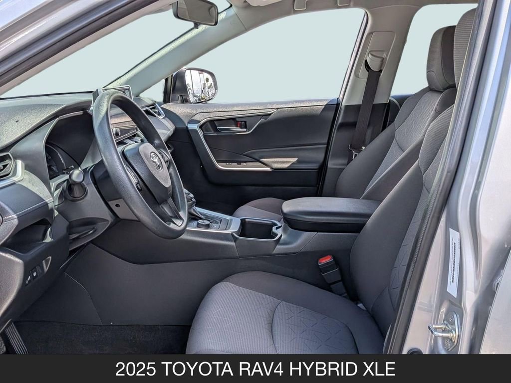 Used 2025 Toyota RAV4 XLE AWD/4WD image 14