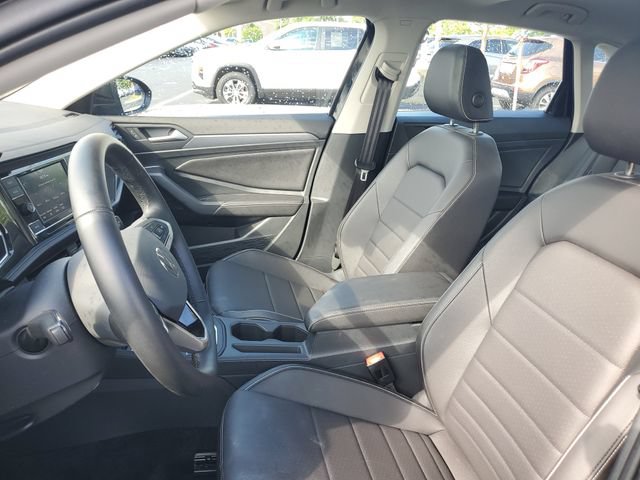 Used 2023 Volkswagen Jetta SE w/ Panoramic Sunroof Package FWD image 15