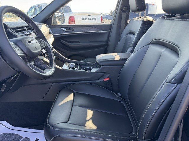 New 2025 Jeep Grand Cherokee Limited image 9