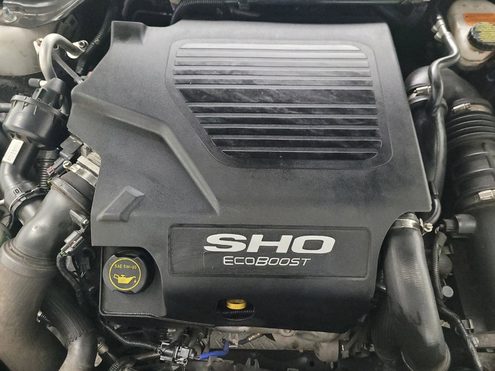 Used 2018 Ford Taurus SHO image 30