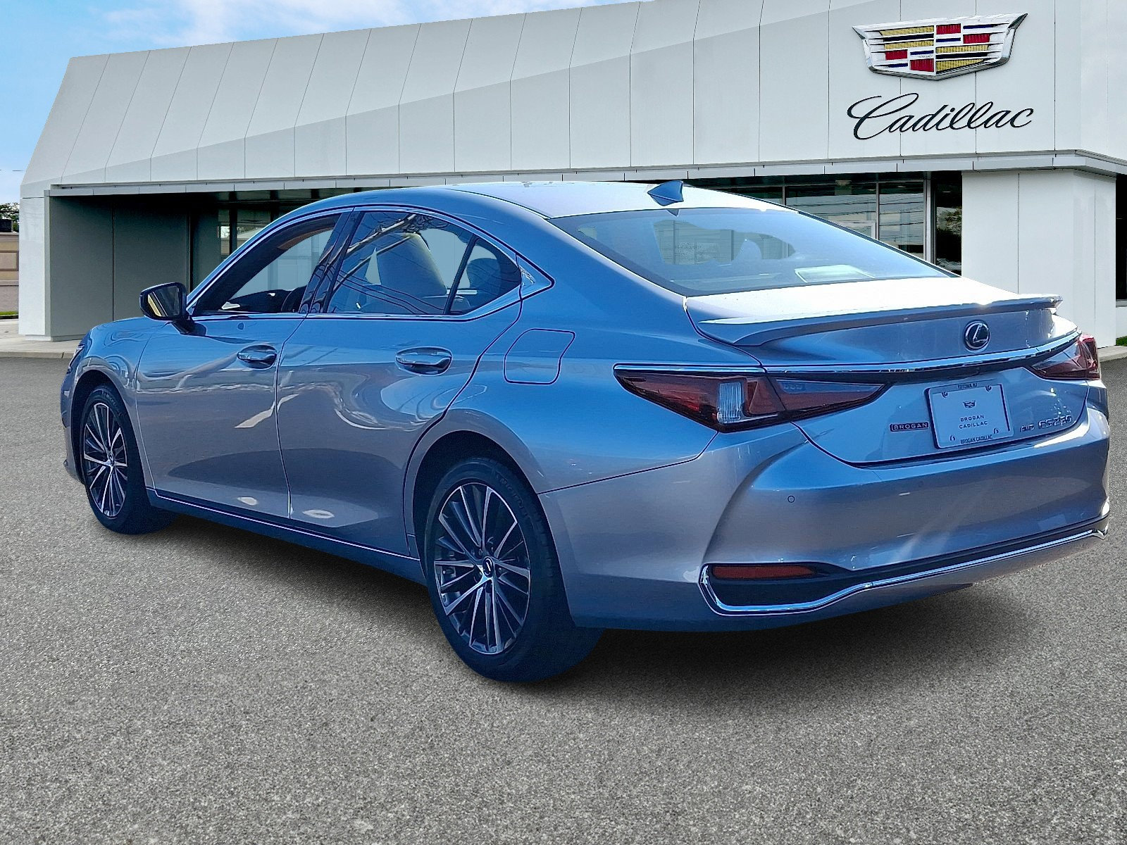 Used 2023 Lexus ES 250 w/ Premium Package image 4