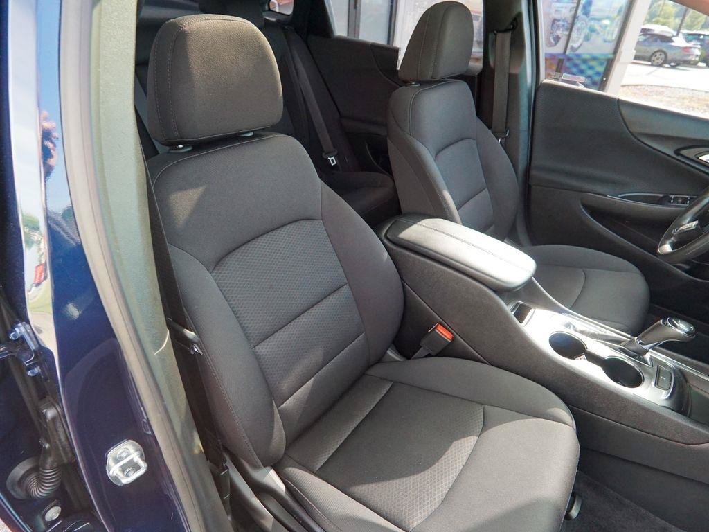 Used 2019 Chevrolet Malibu LT FWD image 25