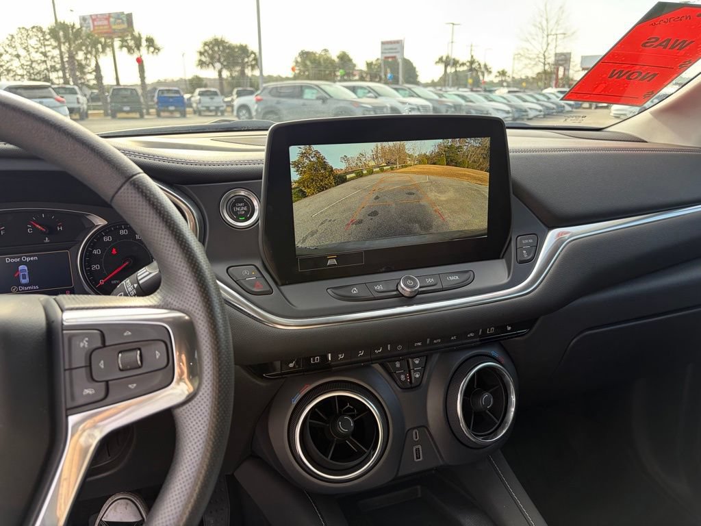 Used 2023 Chevrolet Blazer LT w/ Convenience Package FWD image 21