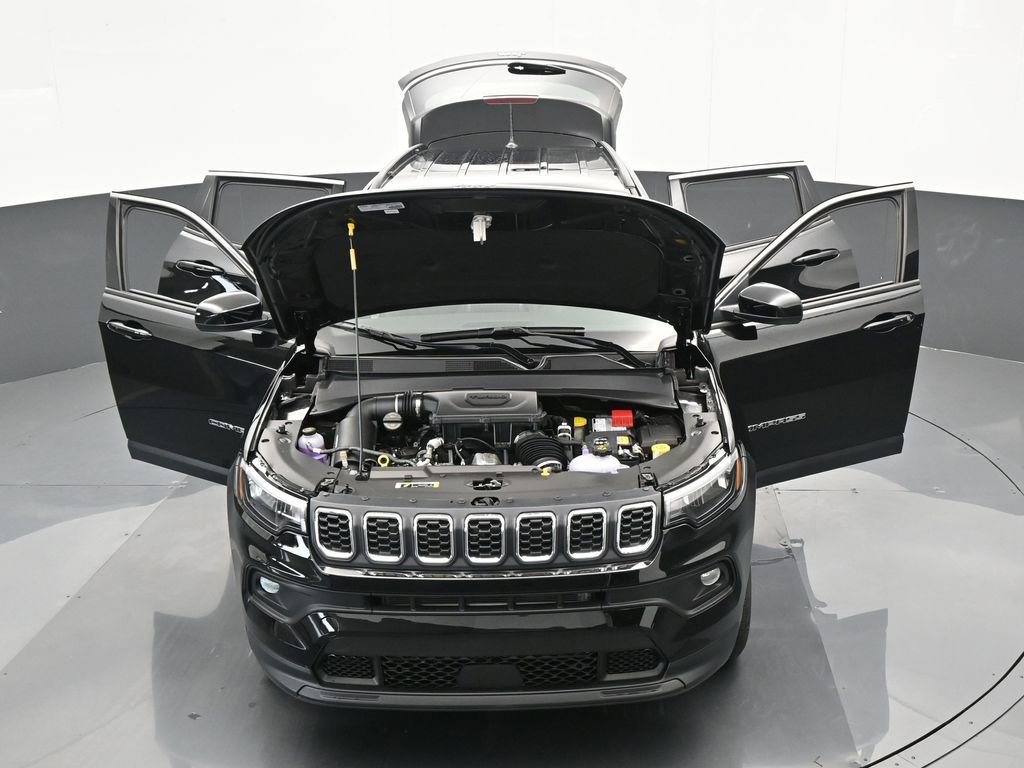 Used 2025 Jeep Compass Latitude image 62