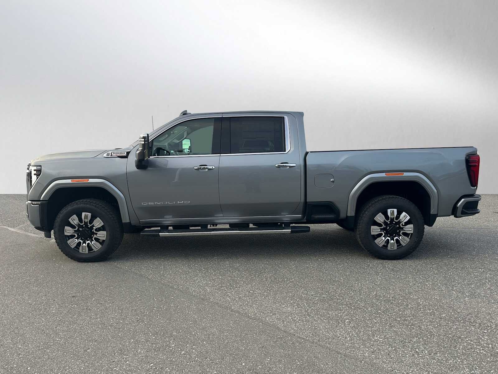 New 2026 GMC Sierra 3500 Denali w/ Denali Reserve Package AWD/4WD image 6