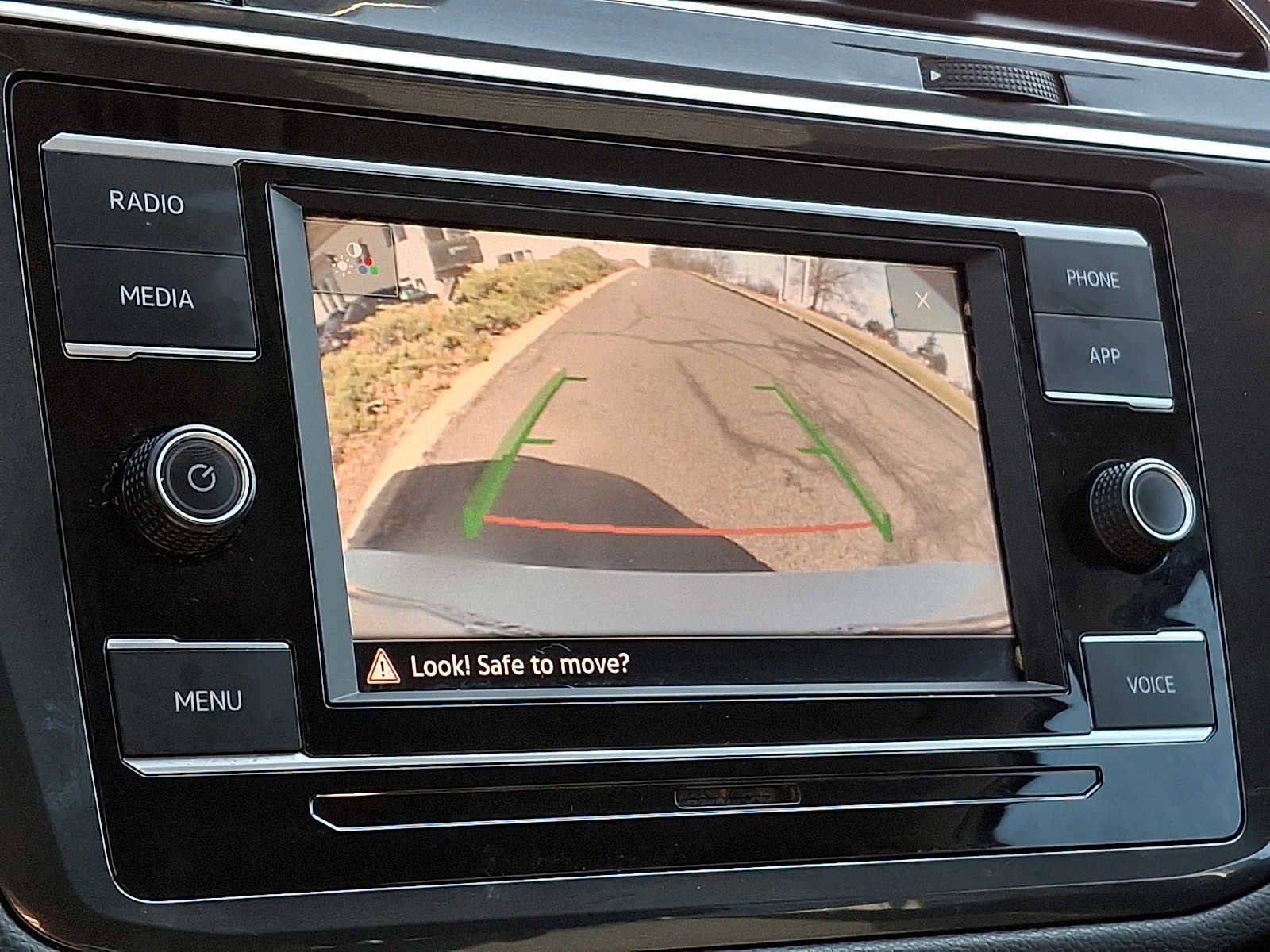 Used 2022 Volkswagen Tiguan S image 15