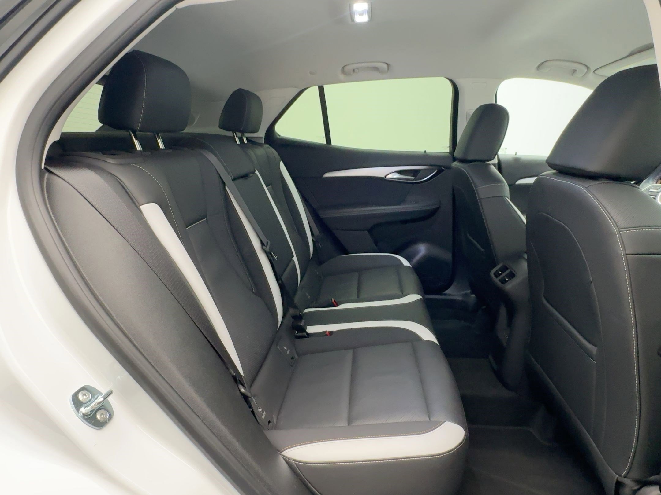 Certified 2025 Buick Envision Sport Touring image 28