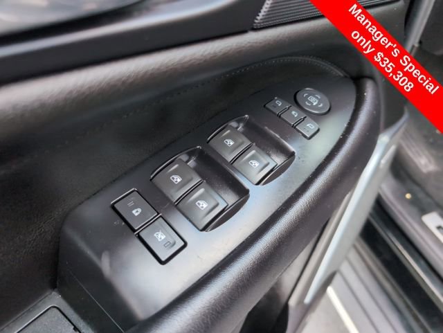 Used 2019 Cadillac Escalade Premium Luxury image 15