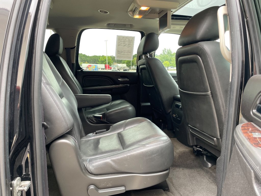 Used 2012 GMC Yukon XL Denali RWD image 16