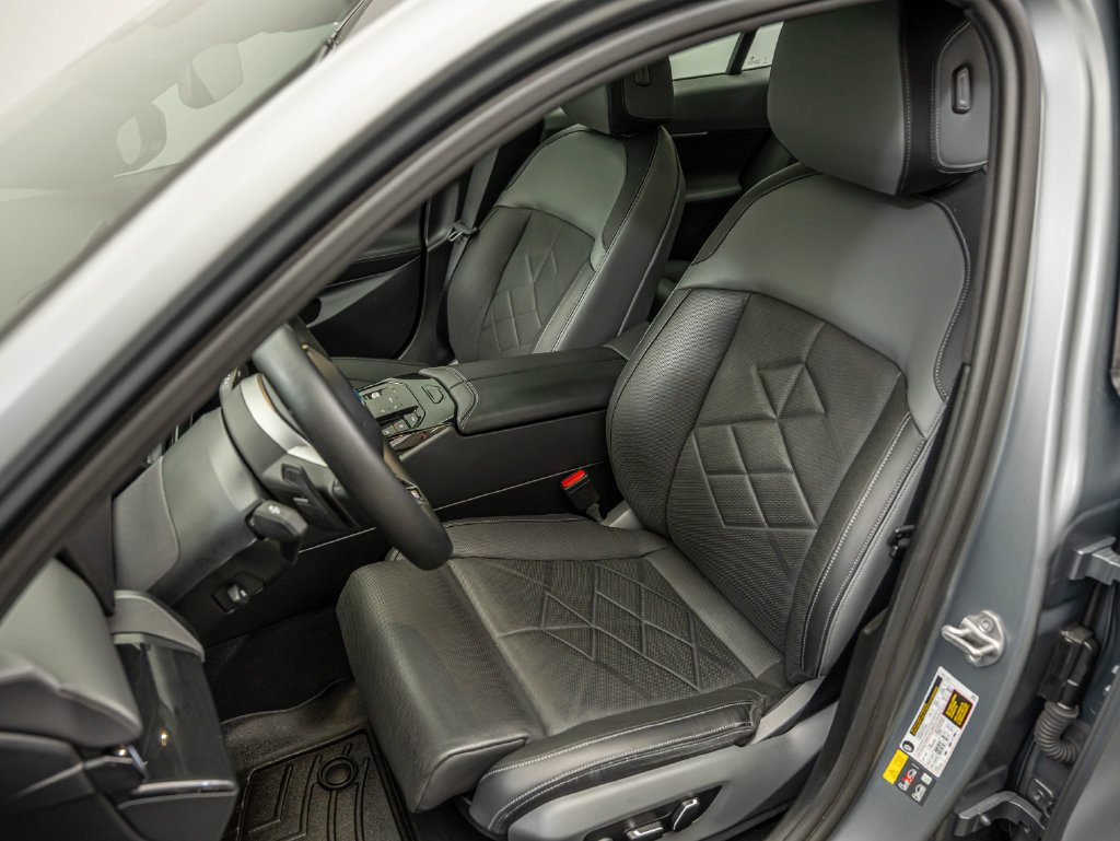 Used 2024 BMW i5 eDrive40i w/ M Sport Package RWD image 22
