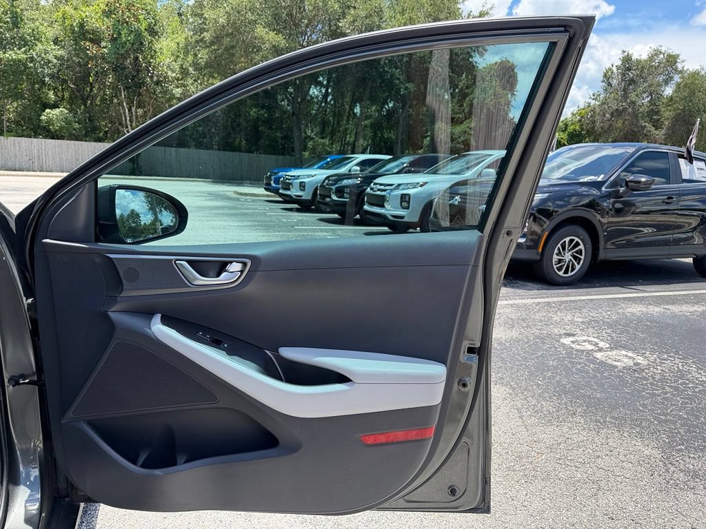 Used 2022 Hyundai Ioniq SEL FWD image 28