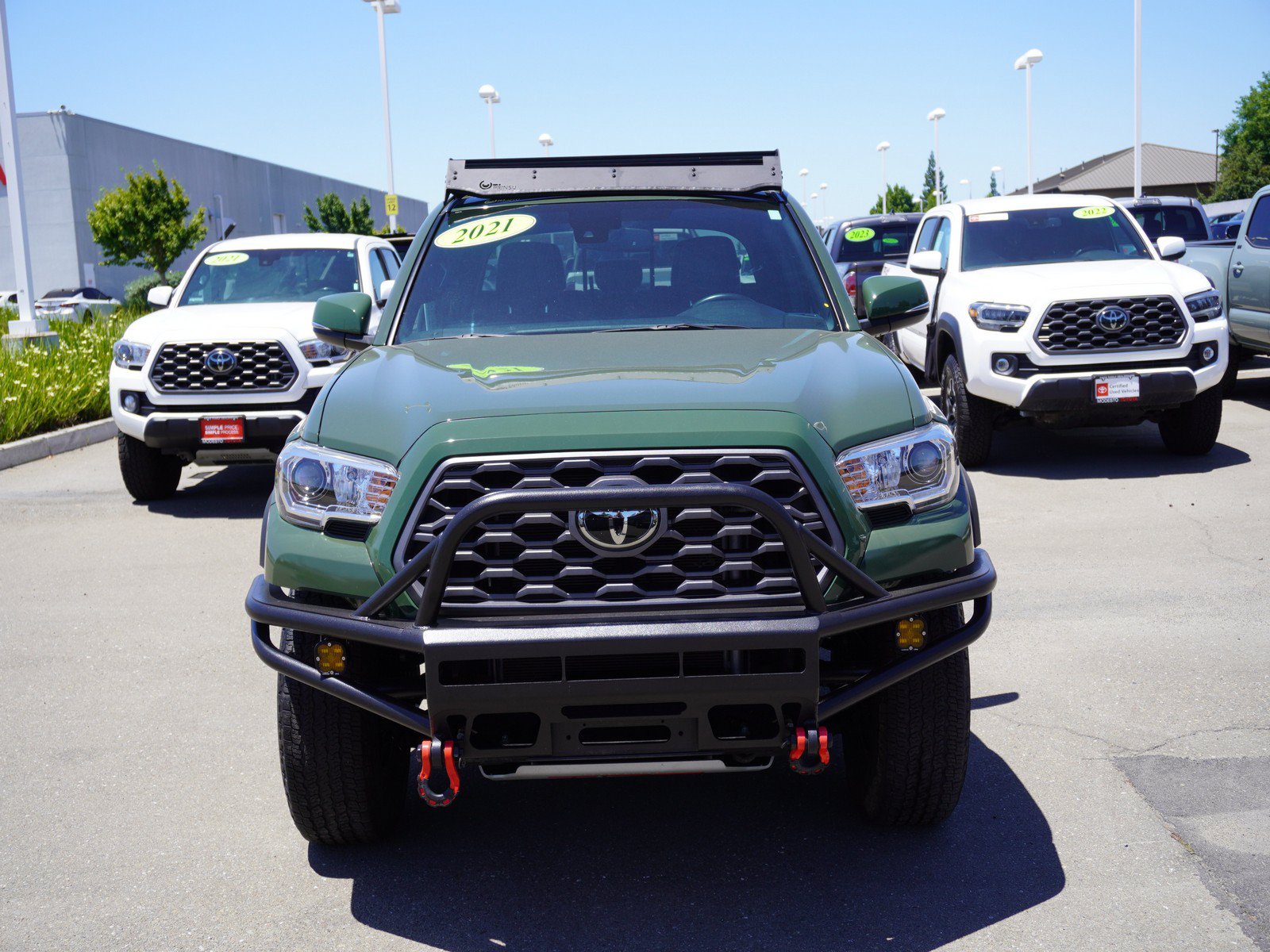 Used 2021 Toyota Tacoma TRD Off-Road w/ TRD Premium Off Road Package AWD/4WD image 8