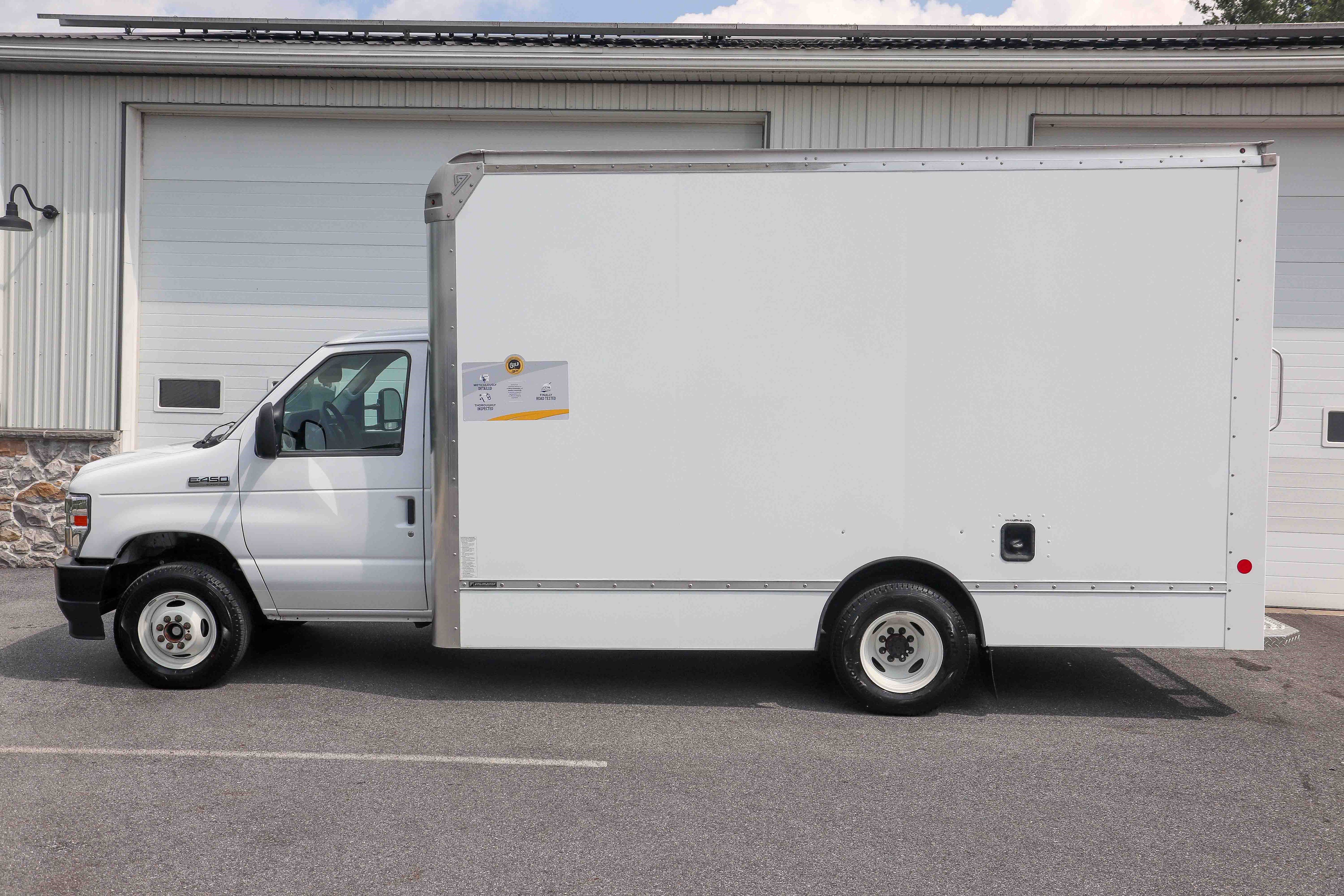 Used 2024 Ford E-450 and Econoline 450 Super Duty w/ Driver's Safety Package RWD image 6
